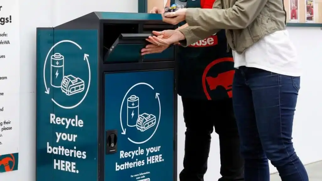 Battery Recycling Bin Management with the Yabby Edge